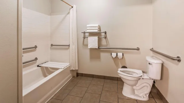 غرفة قياسية بسرير مزدوج، Best Western Executive Inn Jacksonville TX 1/2