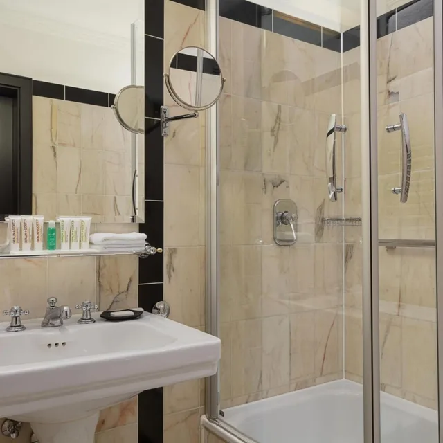 غرفة ديلوكس بسرير كينج، Le Meridien Grand Hotel Nurnberg 4/9