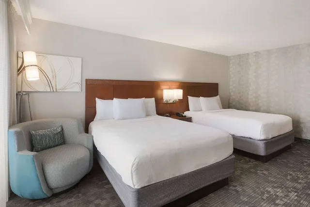 غرفة بسريرين كوين بشرفة، Sonesta Select Atlanta Midtown Georgia Tech 3/5