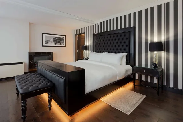 Suite, King Bed, Hotel Retlaw, Trademark Collection by Wyndham 1/2