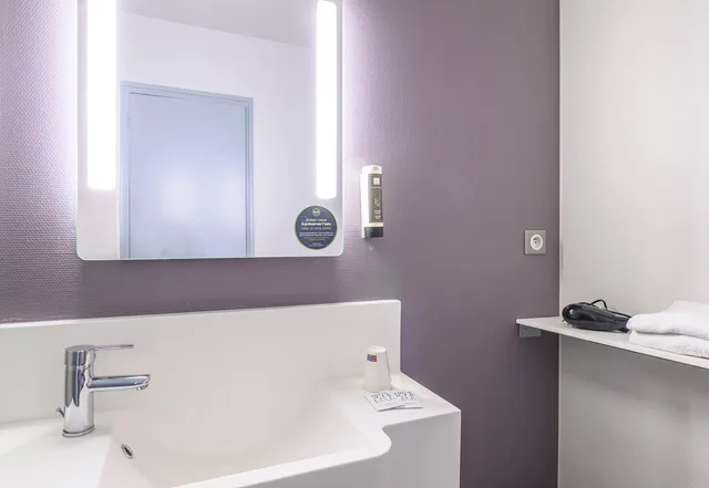 Standard, Twin Beds, B&B Hotel Orange 3/3