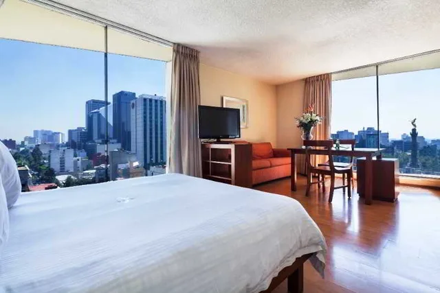 Senior, Suite, Single, Double Bed، Exe Suites San Marino 3/3