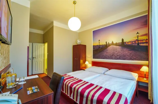 غرفة قياسية بسريرين منفصلين، Metropolitan Old Town Hotel 6/10