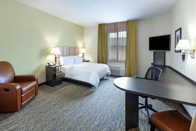 جناح استوديو بسرير كينج لذوي الإعاقة، Candlewood Suites Houston North I45 Spring An Ihg Hotel 1/3