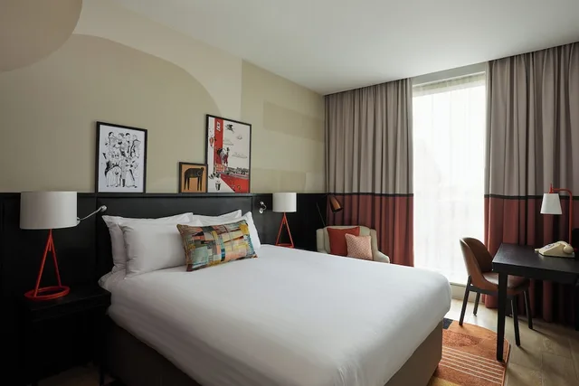 Renovated, Standard, King Bed, City View, Indigo Hotel Newcastle 2/4