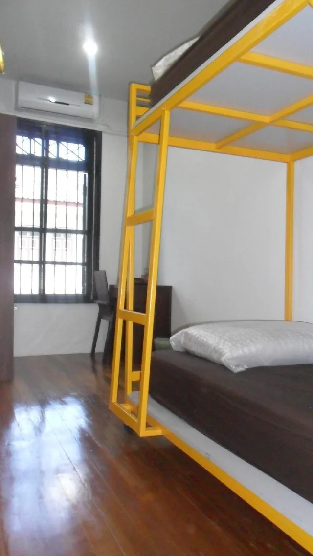 غرفة بسريرين منفصلين وسرير بطابقين، Sunny Hostel Phuket 2/2
