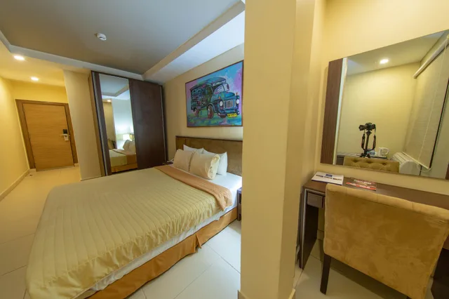 غرفة قياسية بغرفة نوم واحدة مفردة بسرير كوين، FrankieS Hotel 1/6