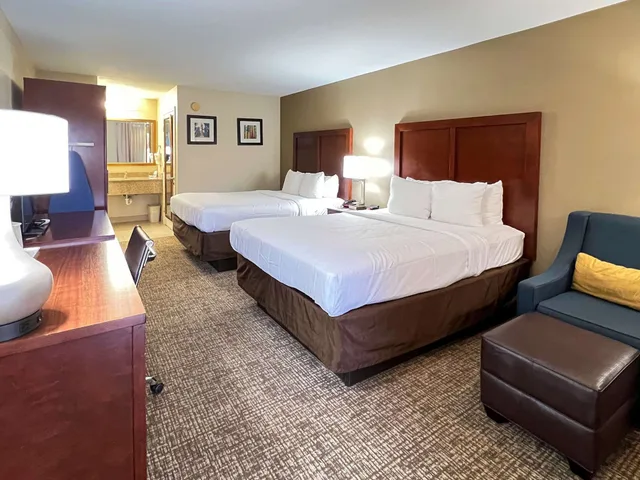 غرفة بسريرين كوين لذوي الإعاقة، Comfort Inn & Suites Sequoia Kings Canyon 2/5
