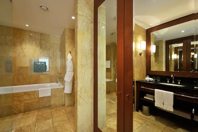 غرفة ديلوكس بسرير كينج، Regent Warsaw Hotel 5/5
