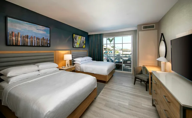غرفة ديلوكس بسريرين كوين بشرفة، Inn at the Pier Pismo Beach 1/2