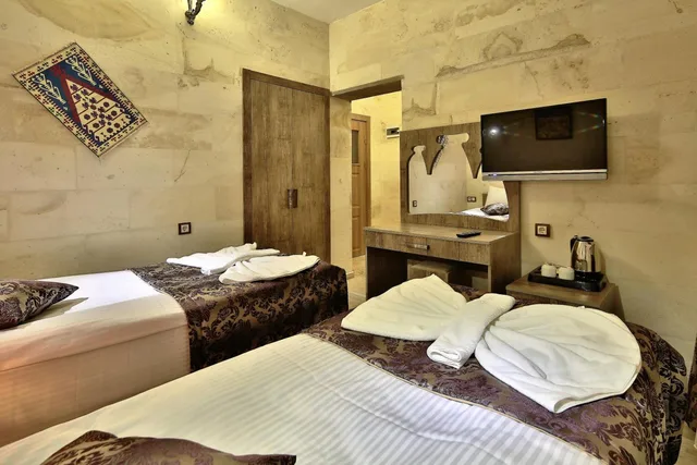 Stone, Twin Beds، Yusuf Bey House 2/10