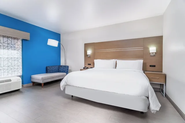 غرفة قياسية بسرير كينج لذوي الإعاقة، Holiday Inn Express & Suites Memphis Arpt Elvis Presley Blv 3/8