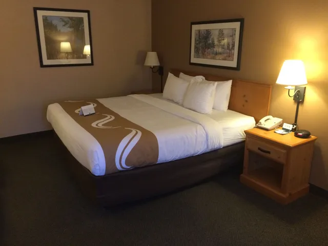 غرفة قياسية بسرير كينج، Quality Inn Rhinelander, WI 2/10