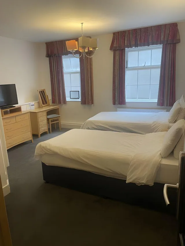 Guest Room, Hotel 1843 Reading 1/1