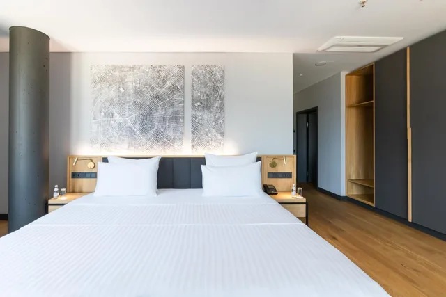 Deluxe, Suite, Pool Access، Vilnius Grand Resort 2/7
