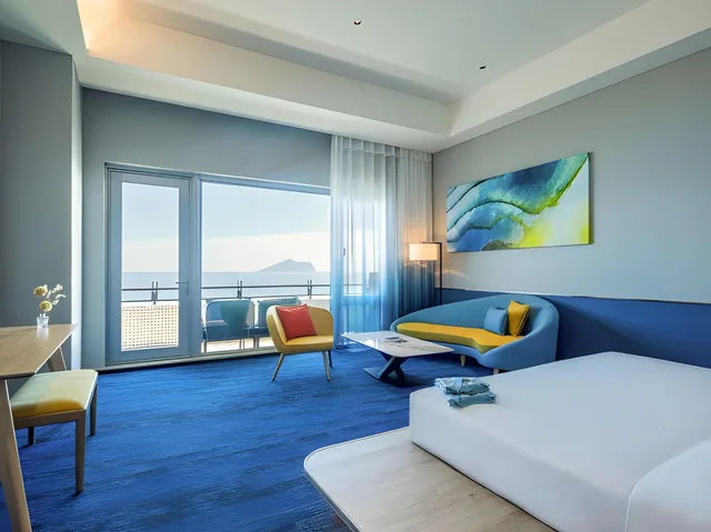 Skyline, King Bed, Ocean Front، The Archipelago 1/1