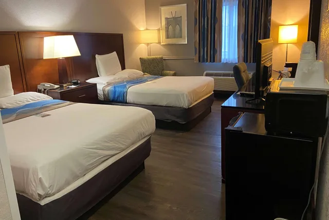 غرفة بسريرين مزدوجين لذوي الإعاقة، Travelodge Inn & Suites by Wyndham Albany 2/2