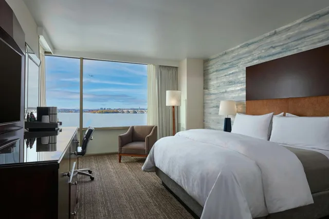 Deluxe, King Bed, River View, The Westin Washington National Harbor 1/7