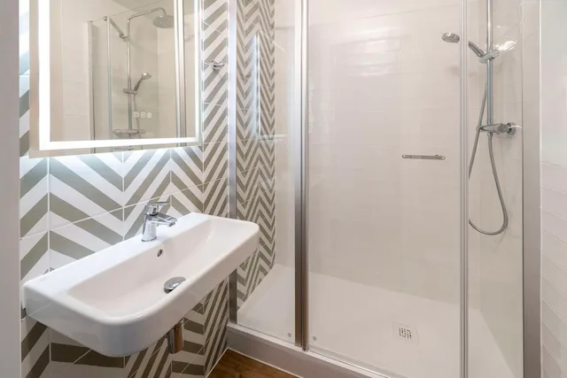 Standard, Twin Beds, Court View، Le Carline Sure Hotel Collection by Best Western 3/3