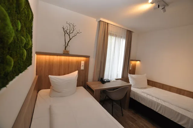 City, Twin Beds، GOLDEN LEAF PERLACH ALLEE HOF 2/6