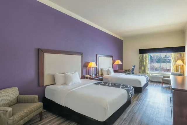 غرفة بسريرين كوين لذوي الإعاقة، La Quinta Inn & Suites by Wyndham Loveland 2/4