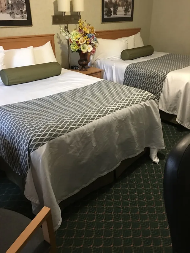 غرفة قياسية بسرير كوين، Travelodge by Wyndham Winnipeg East 8/9