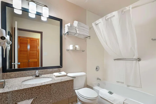 غرفة بسريرين كوين، Best Western Green Bay Inn Conference Center 6/6