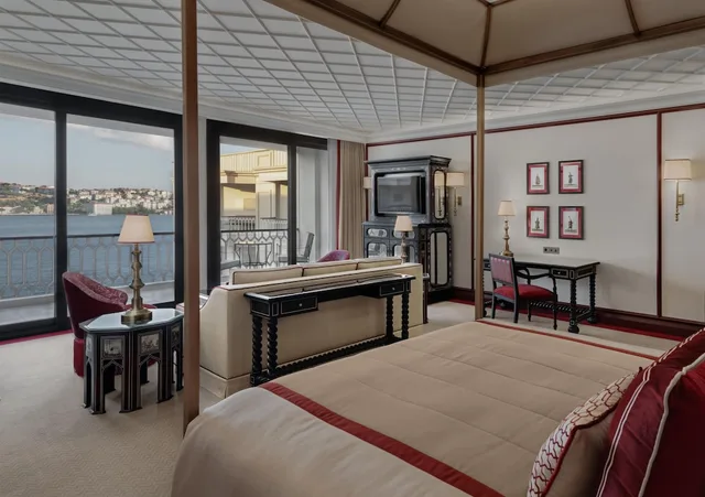 Ciragan, Deluxe, King Bed, Bosphorus View، Ciragan Palace Kempinski Istanbul 3/7