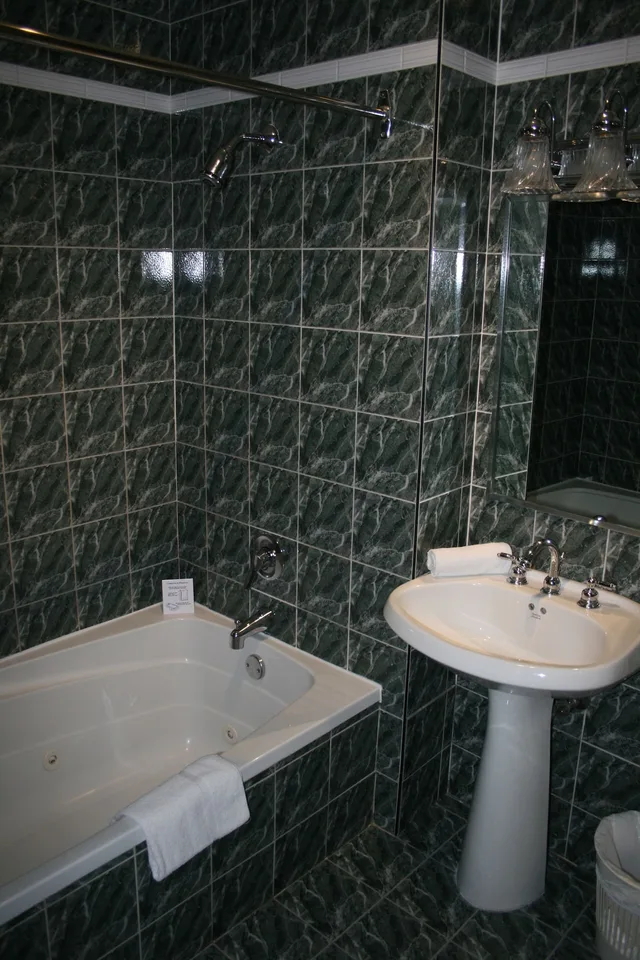 غرفة سوبيريور بسريرين منفصلين، Manoir Sherbrooke 2/2