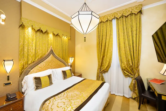 غرفة كلاسيكية بسرير مزدوج أو سريرين منفصلين، Ai Mori d'Oriente Hotel 2/10