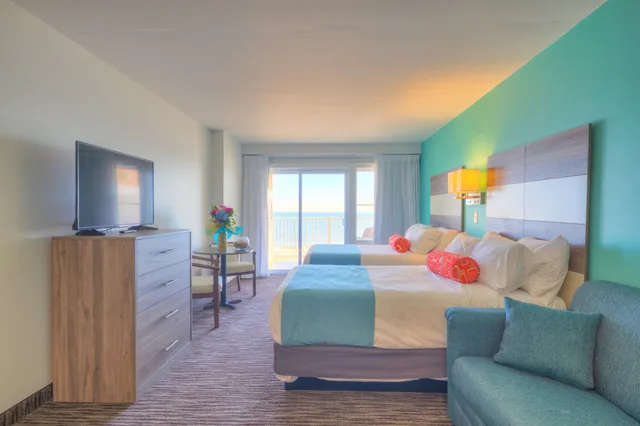 Room, 2 Double Beds, Ocean Front, Sofa, Balcony, Kitchen، Royalton Hotel 2/5