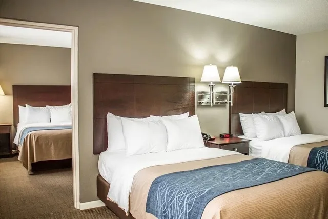 غرفة قياسية بثلاثة أسرّة، Comfort Inn Sandusky 7/10