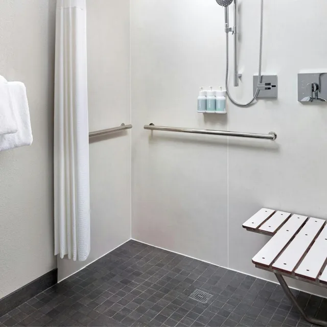 Renovated, Guest Room, King Bed, Accessible، Courtyard Fort Lauderdale Weston 6/6