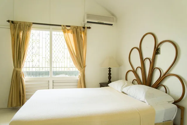 2 Bedrooms, Apartment, King Bed, Beach Side, Kitchen، Court Manor at Montego Bay Club 1/6