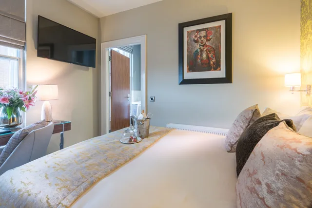 غرفة بريميوم بسرير مزدوج، Shipquay Boutique Hotel 4/6