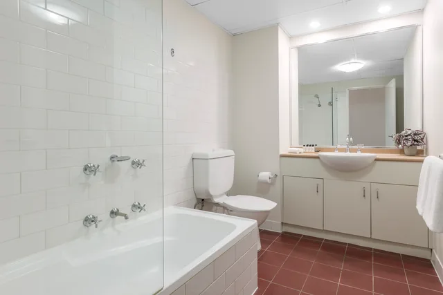 1 Bedroom, City Skyline View, Oaks Sydney Goldsbrough Suites 2/4