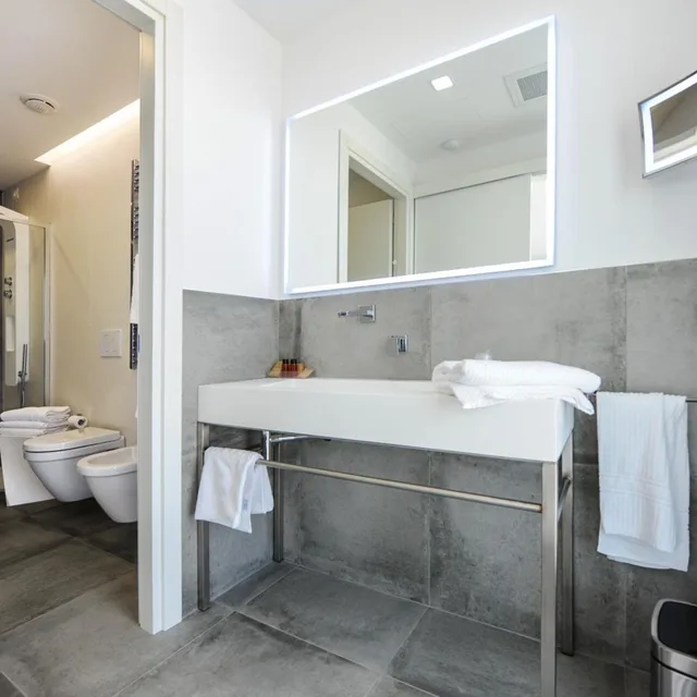 جناح جونيور بإطلالة على البحر، Bellini Hotel 7/10