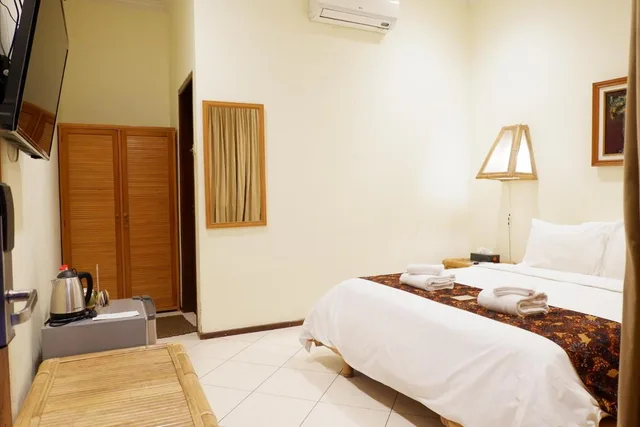 Standard, Double Bed, Rumah Mertua Heritage Yogyakarta 4/6