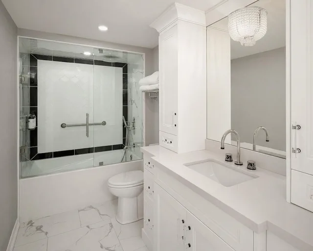 2 Bedrooms, Suite, 3 Queen Beds, Falls View، Embassy Suites By Hilton Niagara Falls Fallsview 4/4