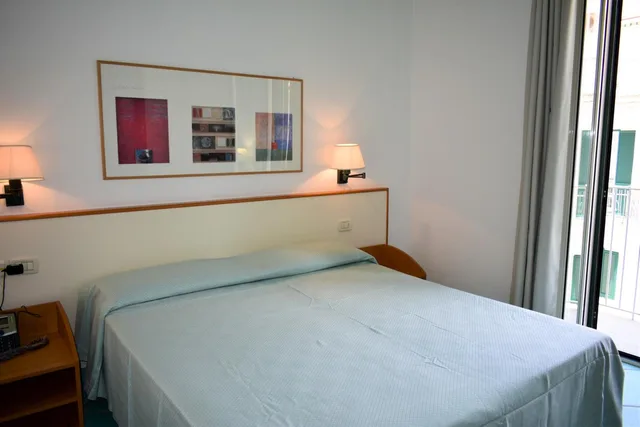 Room, Double Bed, Street View، Hotel Amyclae 1/10