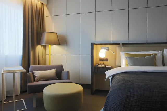 غرفة قياسية بسرير كينج مع دخول صالة النادي، Crowne Plaza Belgrade 9/10