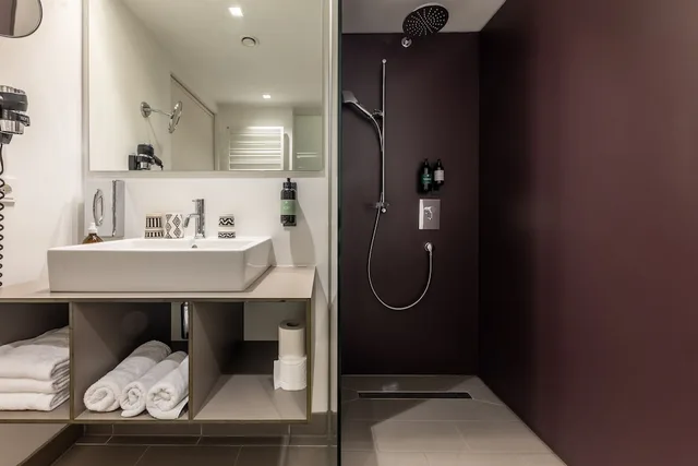 جناح بسرير كينج وسرير فردي بغرفتي نوم، HOTEL POST 4/4