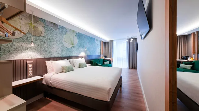 غرفة بريميوم بسرير كوين مع أريكة، Voco Strasbourg Centre - The Garden 3/6
