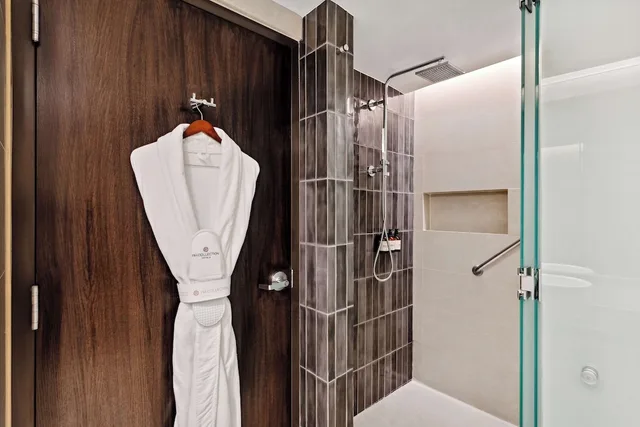 غرفة بريميوم بسريرين مزدوجين مع سرير إضافي، NH Collection Monterrey San Pedro 5/5