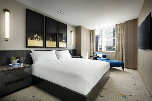 جناح، Jw Marriott Edmonton Ice District 1/2