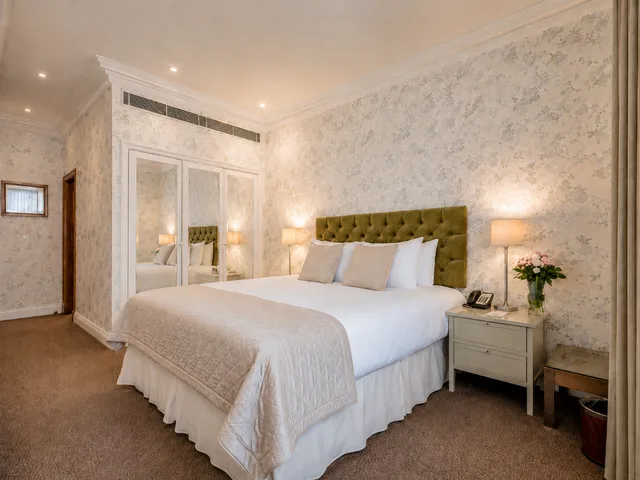 Space, Deluxe, Double Bed, Sofa, High Floor, Ashburn 6/10