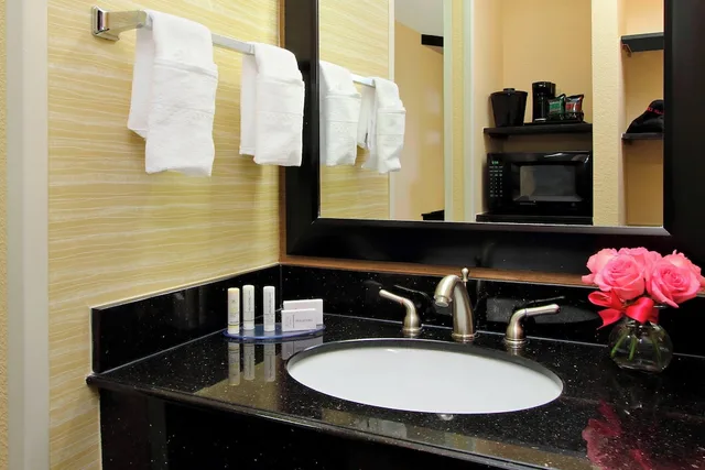 غرفة بسرير كينج لذوي الإعاقة، Fairfield Inn Suites By Marriott Colorado Springs South 4/4