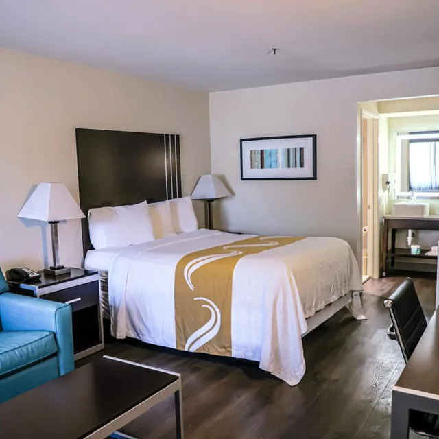 Suite, King Bed, Sofa, Quality Inn & Suites Camarillo-Oxnard 3/5