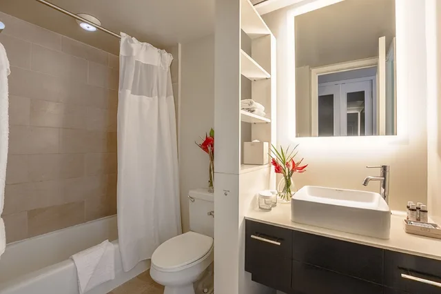 غرفة بسرير كينج بإطلالة على البحر، Hotel Renew 7/10