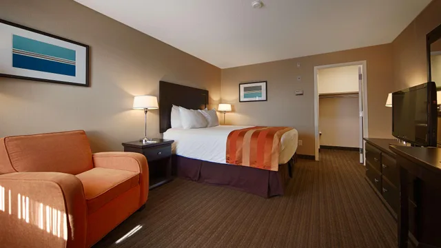 غرفة بسرير كوين لذوي الإعاقة، Best Western Cold Lake Inn 3/9